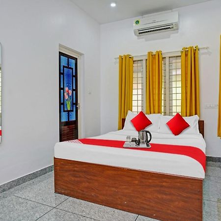 Oyo Thykoodam Sleep Inn Kochi Ngoại thất bức ảnh