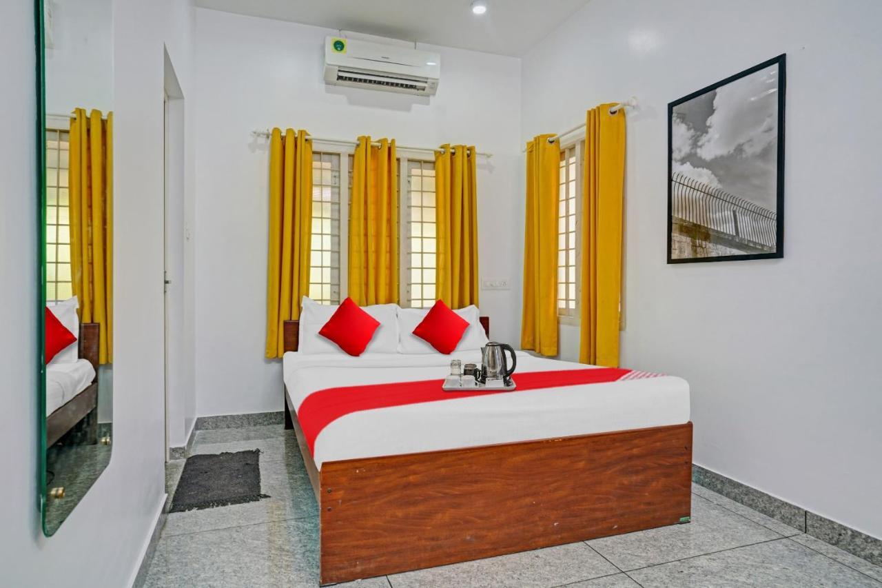 Oyo Thykoodam Sleep Inn Kochi Ngoại thất bức ảnh