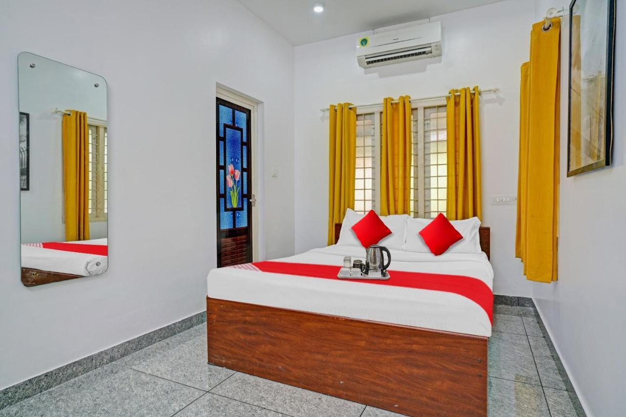 Oyo Thykoodam Sleep Inn Kochi Ngoại thất bức ảnh